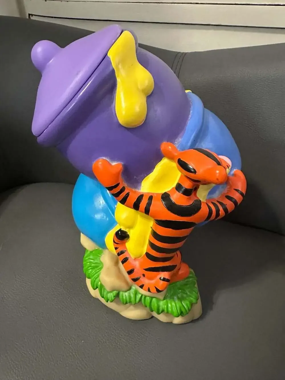 Vintage 2002 Disney Winnie the Pooh and Tigger Honey Dixie Cup Dispenser Bath